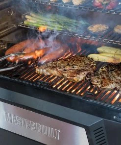 Masterbuilt Gravity Series® 560 Digital Charcoal Grill + Smoker